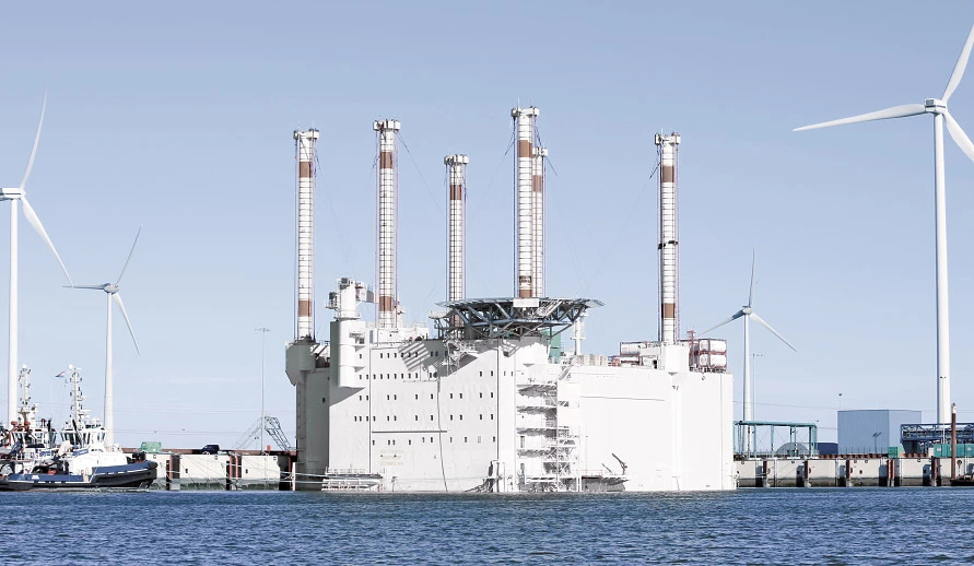 Umspannplattform Meer Windkrafträder